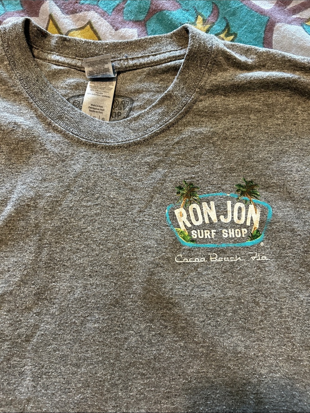 Men's Gray Large Short-Sleeve T-Shirt Ron Jon Surf Shop Cocoa Beach Florida